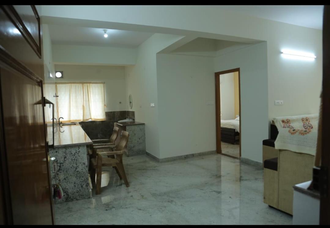 S V Home Stay Tirupati Exterior photo