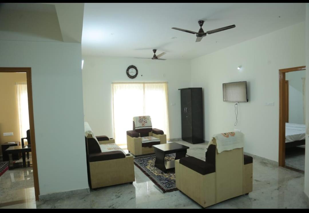 S V Home Stay Tirupati Exterior photo